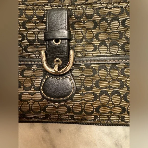 COACH Soho Brown and Black Mini Signature Buckle Wristlet EUC - Picture 8 of 10